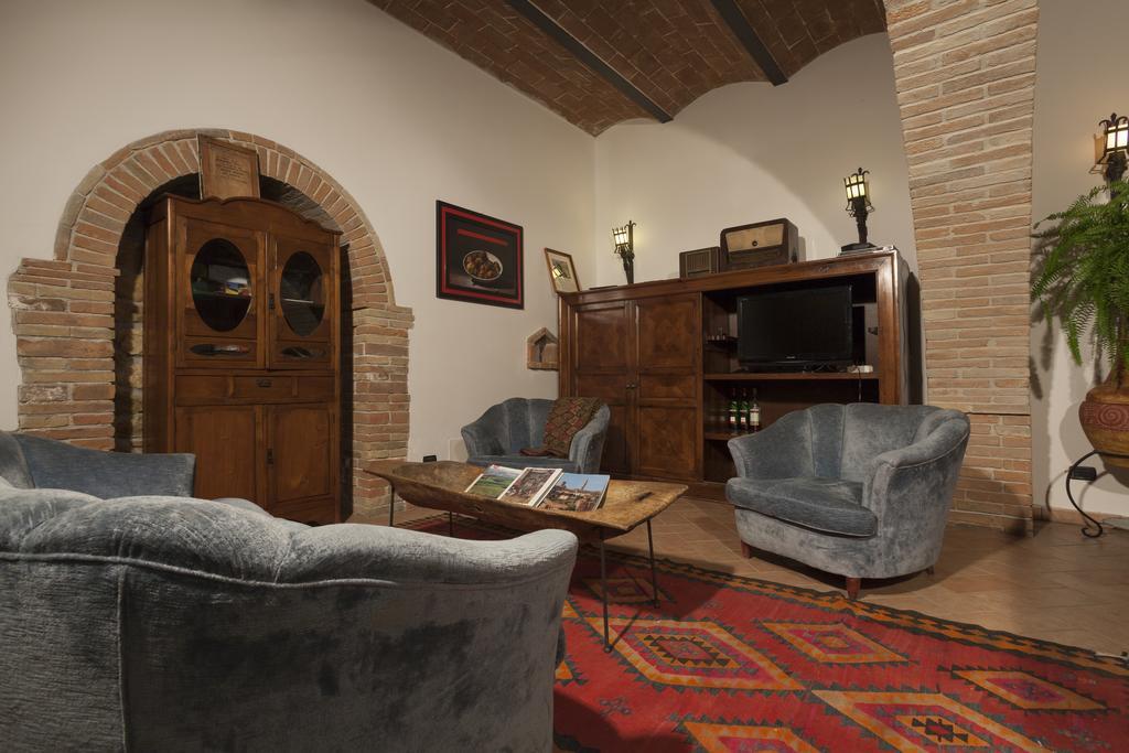Agriturismo La Collina Пиенца Экстерьер фото